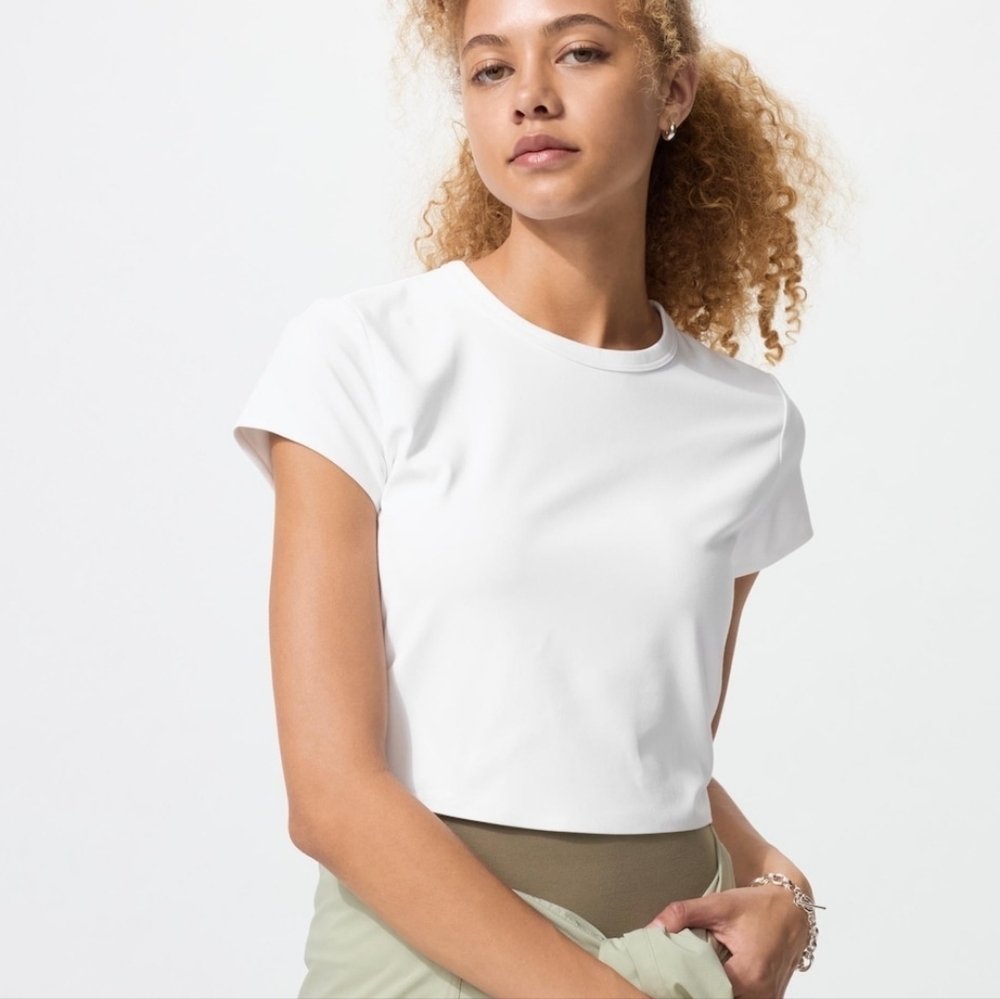 UNIQLO AlRism Soft Cropped T-Shirt Color WHITE